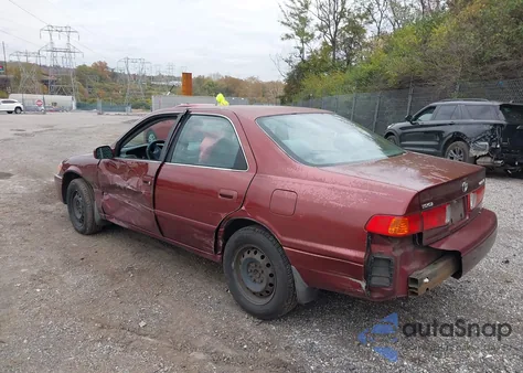 2000 Toyota Camry Le z USA, uszkodzony, nr VIN JT2BG22K7Y0449890